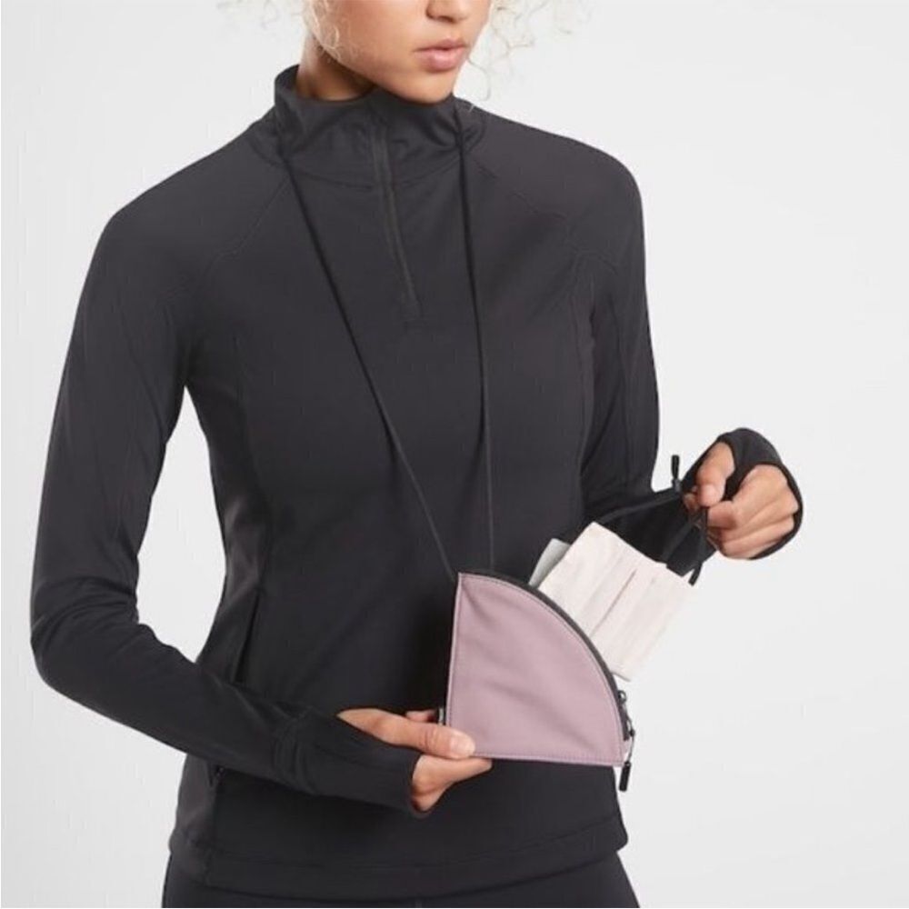 ✨Athleta Mask Mauve Bag✨